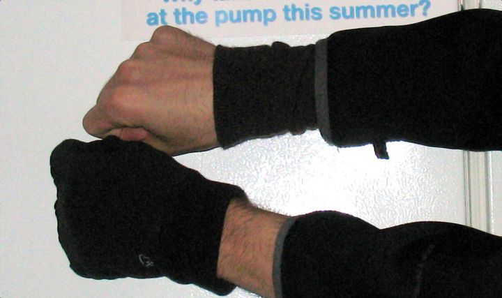 Fix cold wrists winter bike commuting with DIY sleeve extenders